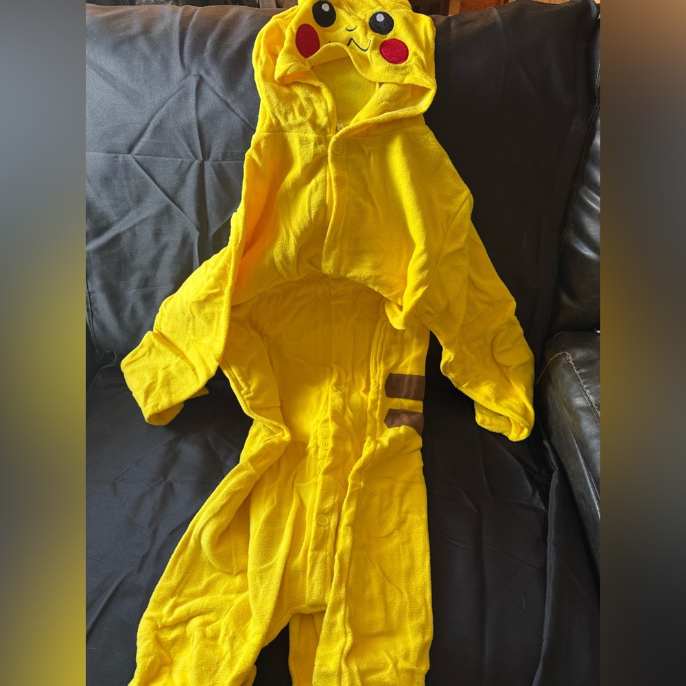 New Yellow Pikachu Plush Pajamas PJ’s Warm and Comfortable Pokemon Size Medium - Picture 2 of 8
